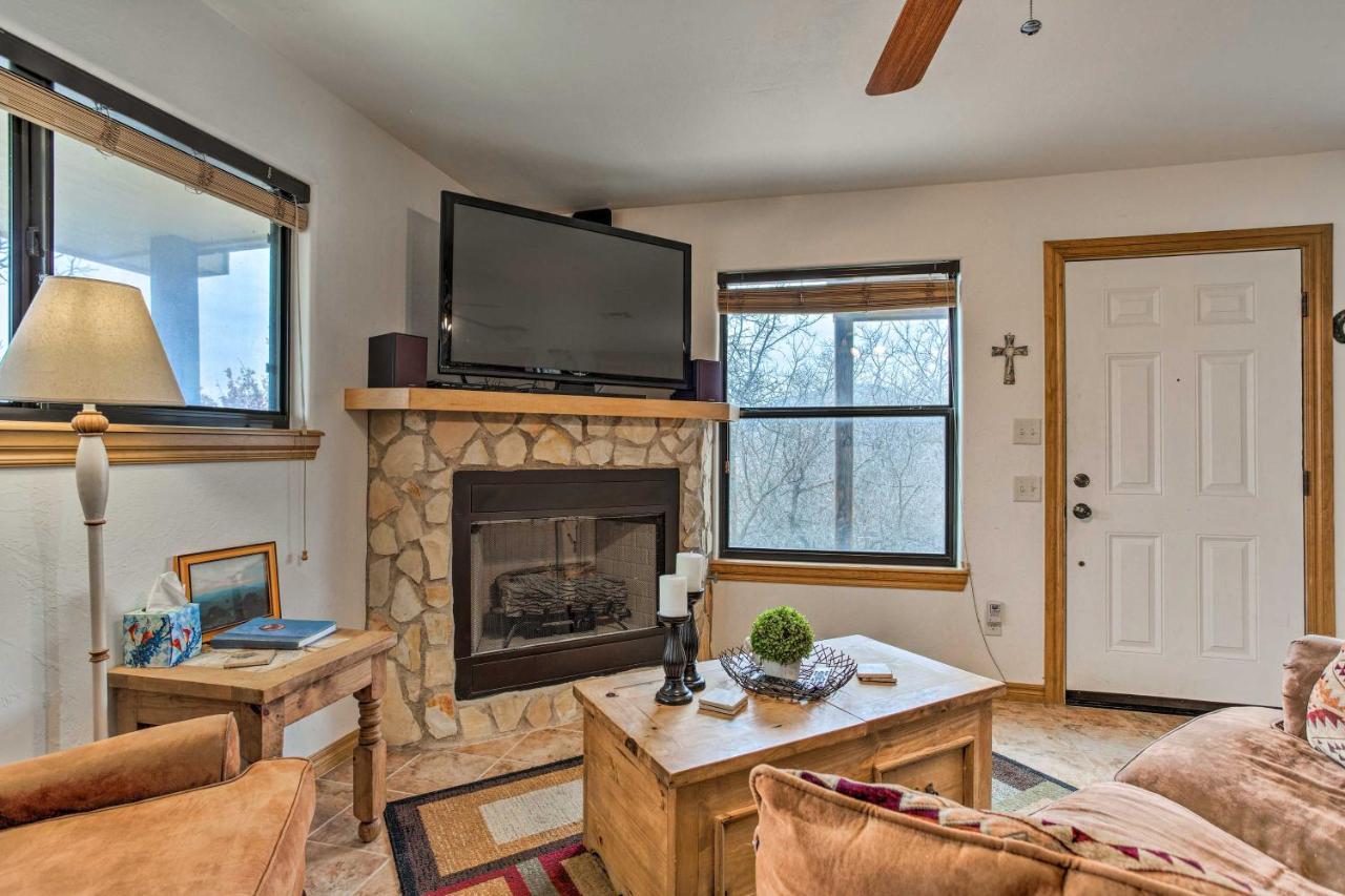 Medicine Park Cabin Rental With Mountain View エクステリア 写真
