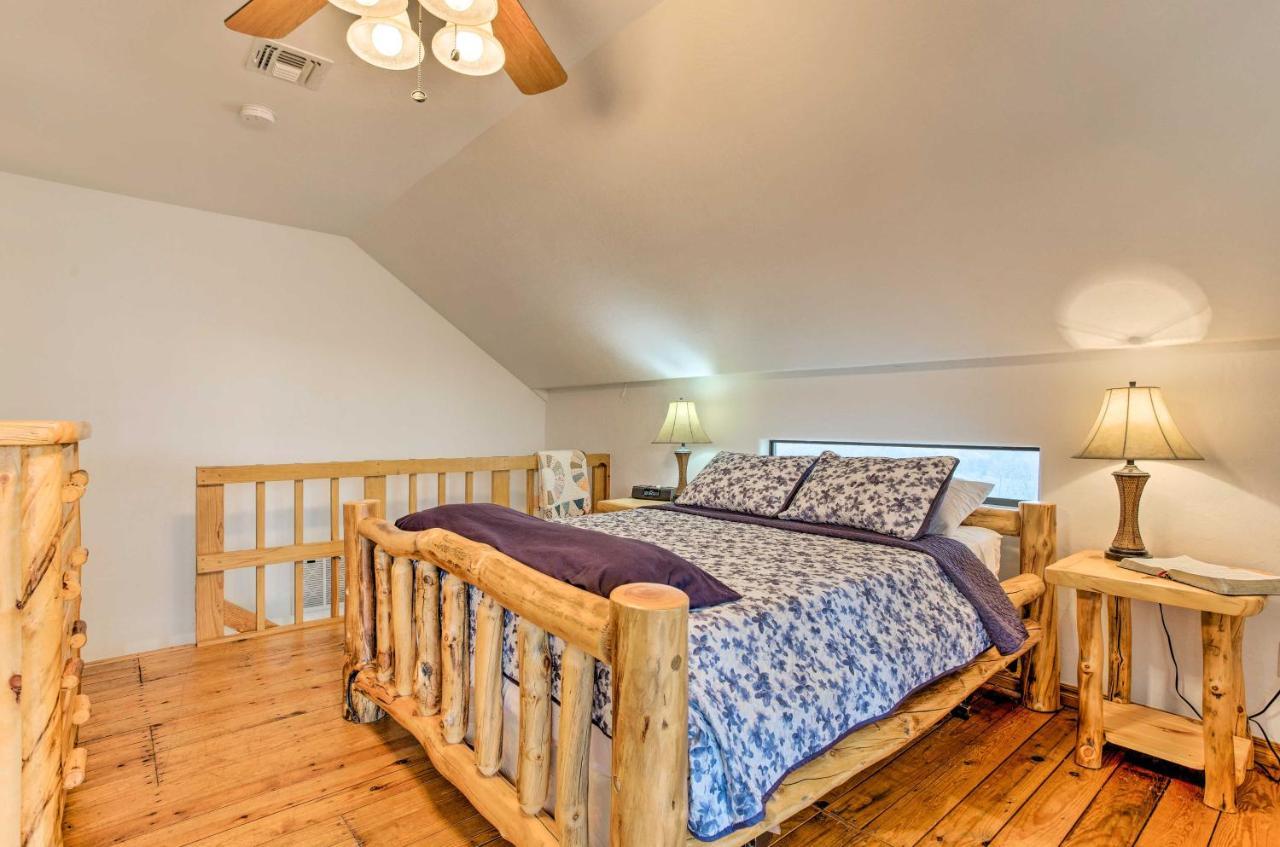 Medicine Park Cabin Rental With Mountain View エクステリア 写真